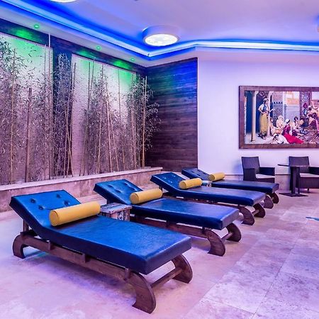 Vuni Palace Premium Hotel & Spa & Casino Beachfront Location ! Кіренія Екстер'єр фото