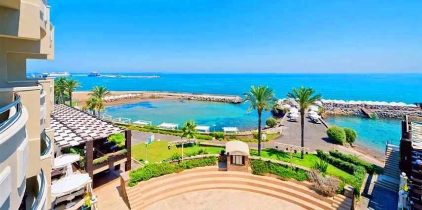 Vuni Palace Premium Hotel & Spa & Casino Beachfront Location ! Кіренія Екстер'єр фото