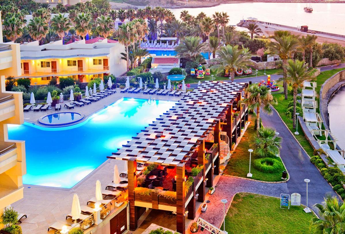 Vuni Palace Premium Hotel & Spa & Casino Beachfront Location ! Кіренія Екстер'єр фото