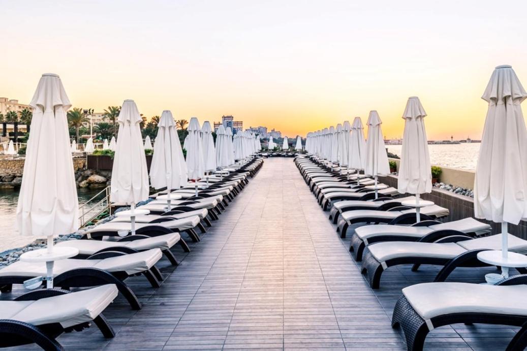 Vuni Palace Premium Hotel & Spa & Casino Beachfront Location ! Кіренія Екстер'єр фото